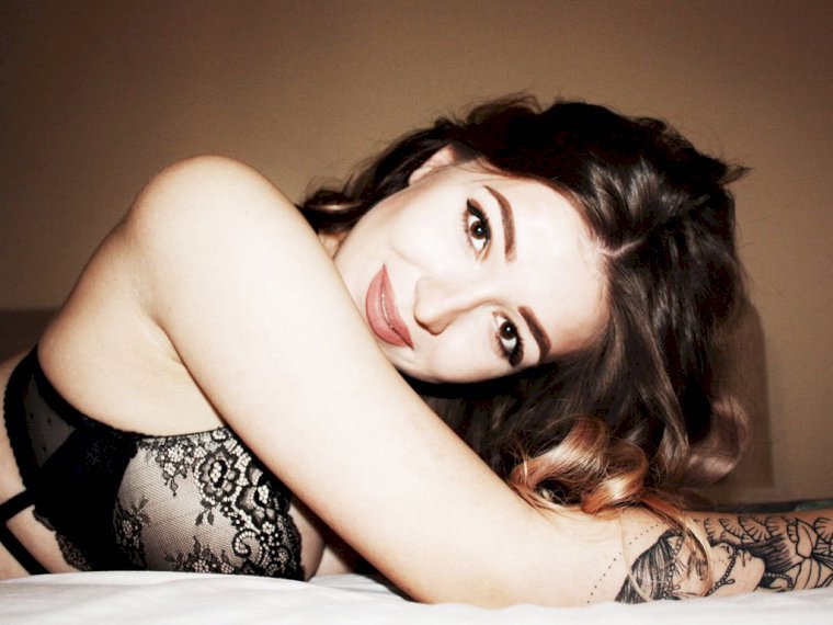 AmeliaLou's profile - Image n°0