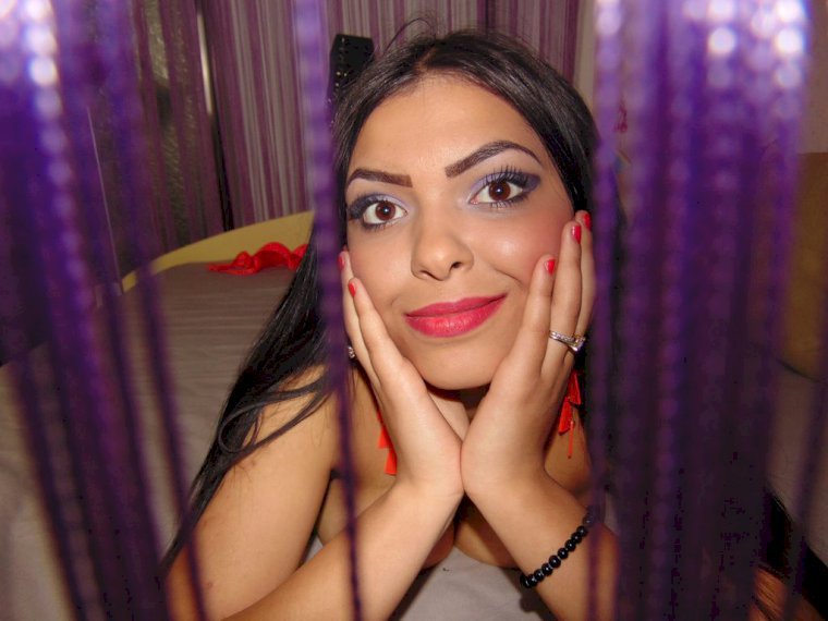 AnaisseBrunetteX's profile - Image n°1