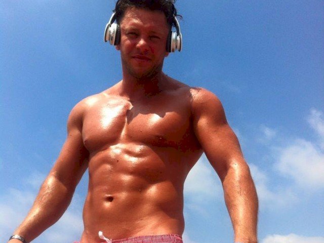 andrewdom's profile - Image n°3