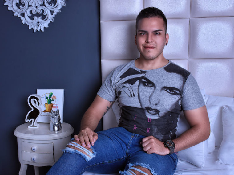 AndrewGomez's profile - Image n°0