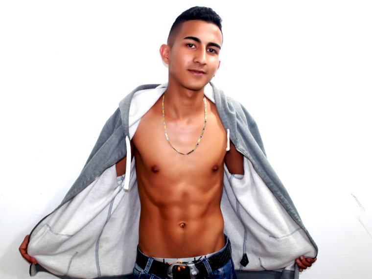 AndrewSantos's profile - Image n°0