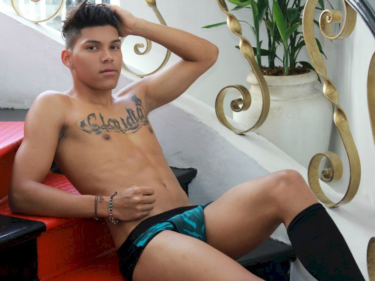 AndreyFOXXX's profile - Image n°1