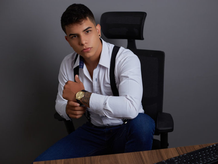 AndyHawkins's profile - Image n°0