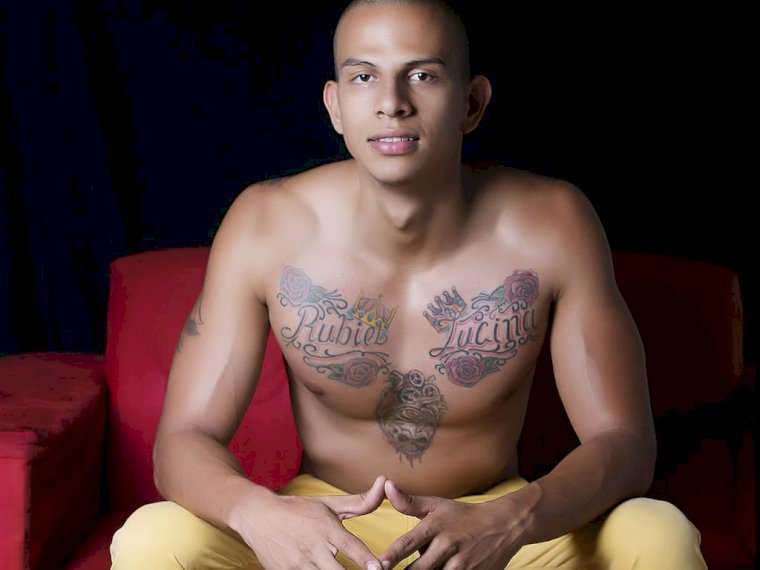 angelbrowntatto's profile - Image n°1