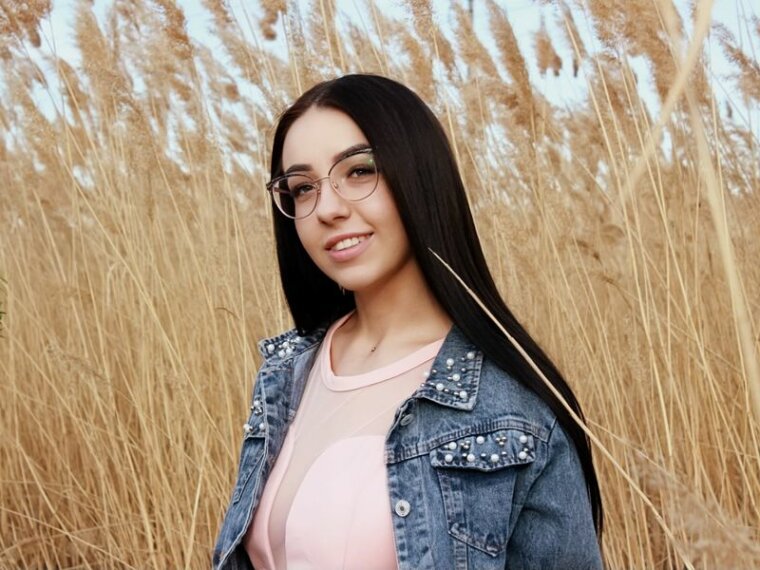 AngelikaMuller's profile - Image n°0
