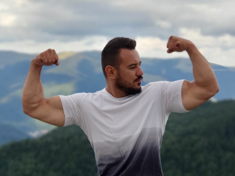 angelinoboy's profile - Image n°0
