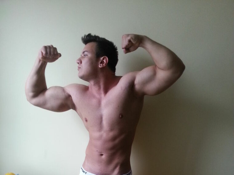 angelinoboy's profile - Image n°1
