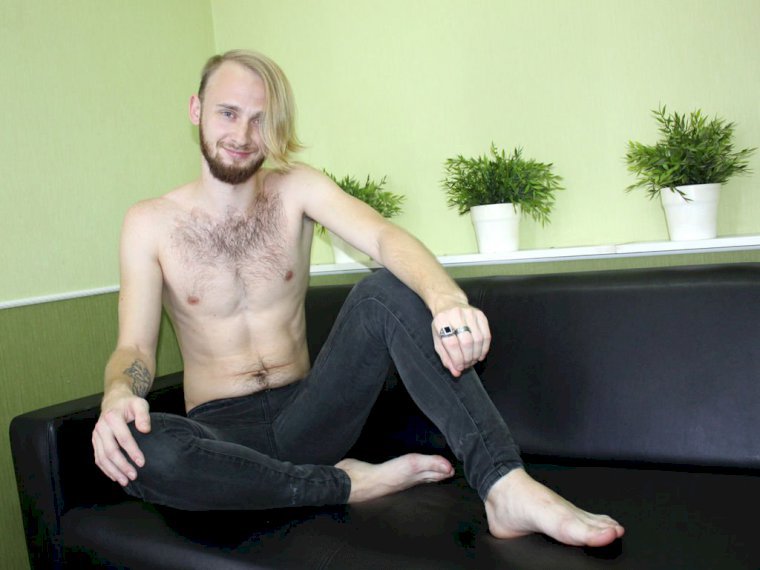 AngeloHardy's profile - Image n°1