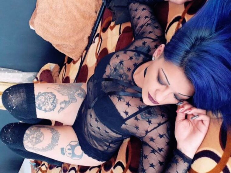 AnieBlue's profile - Image n°0
