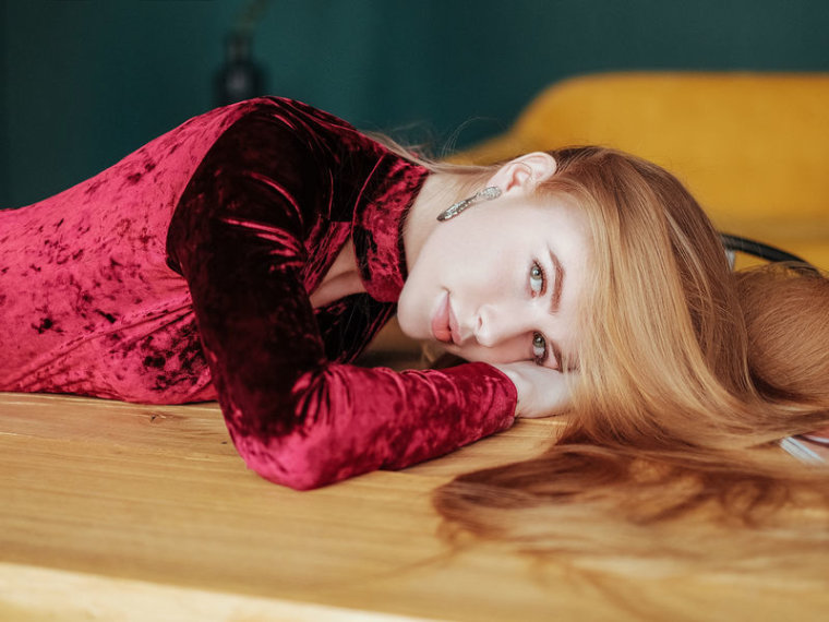AnnaHale's profile - Image n°3