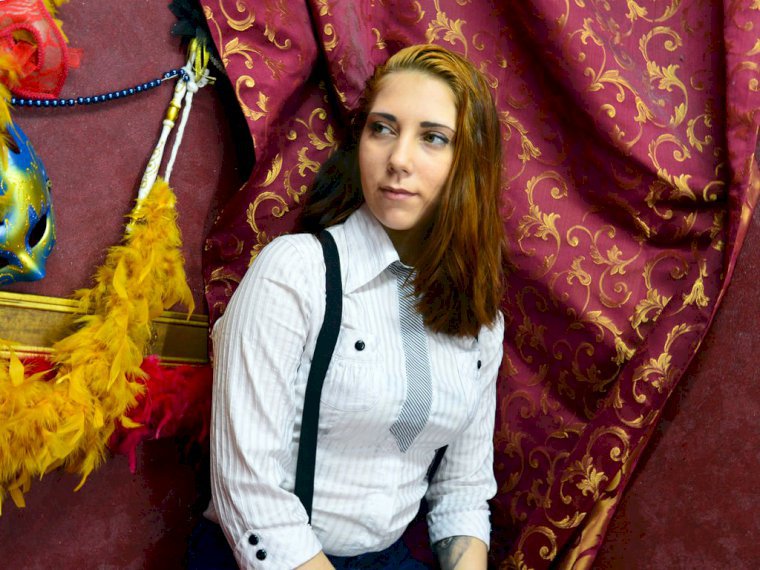 AnnaIrwin's profile - Image n°1