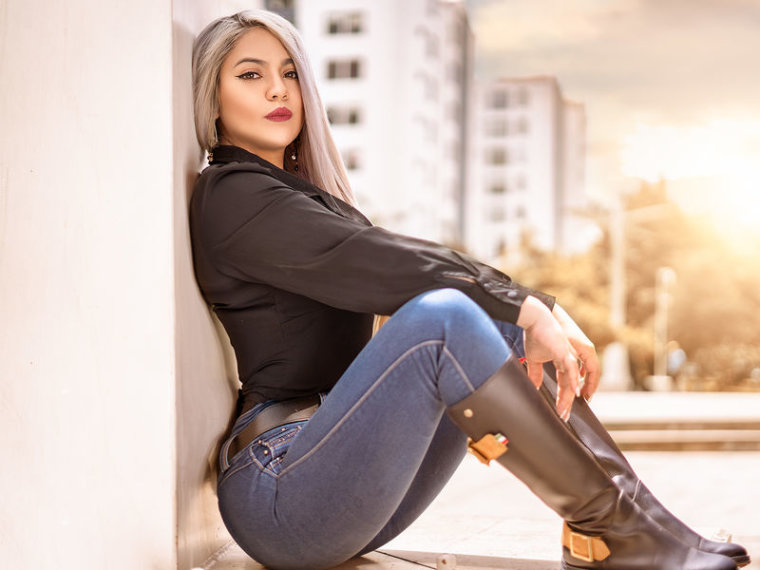 AnnaLawrence's profile - Image n°0