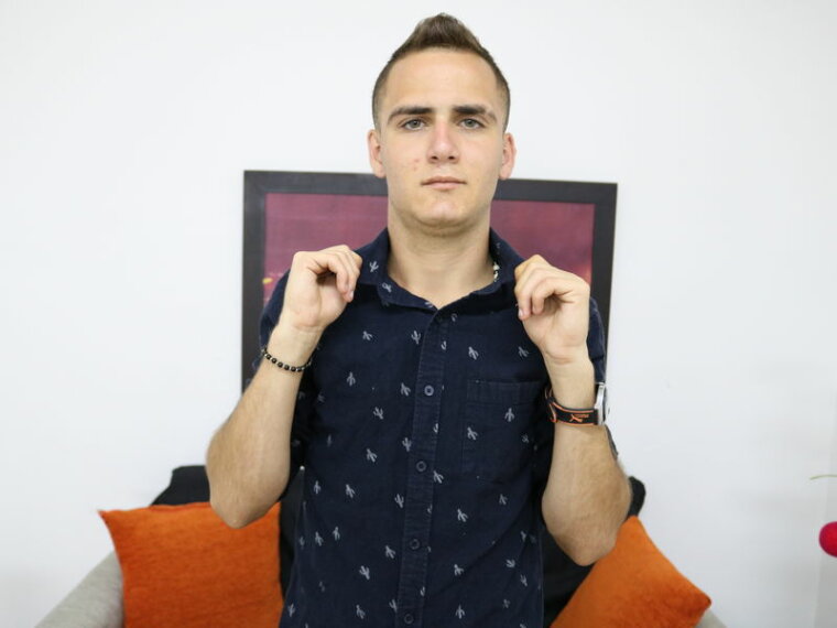 anthonyleon's profile - Image n°0
