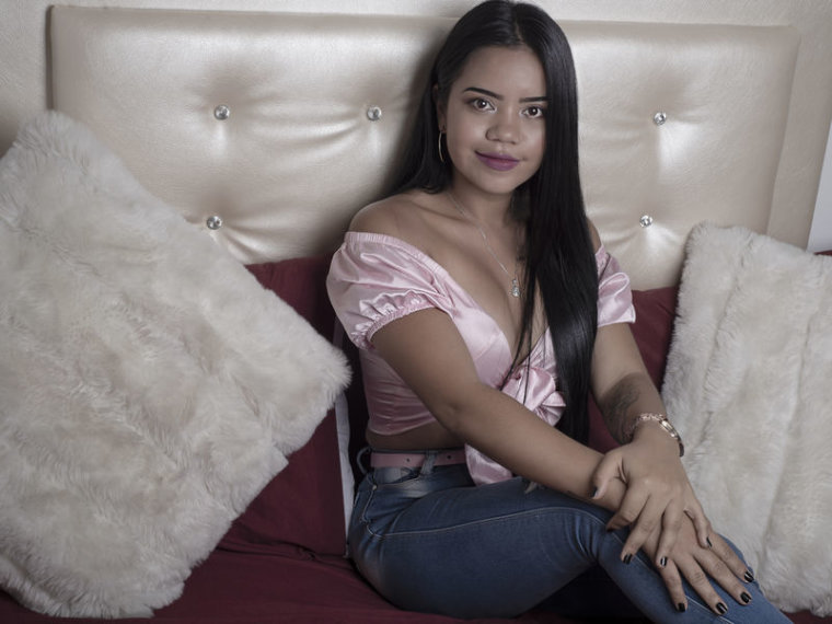 AntonelaRojas's profile - Image n°0