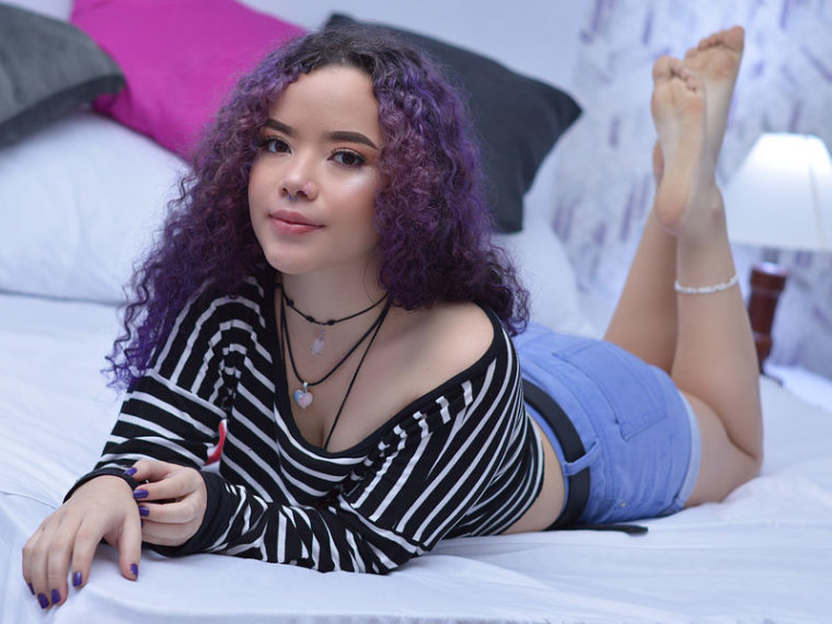 AntonietteBrower's profile - Image n°0