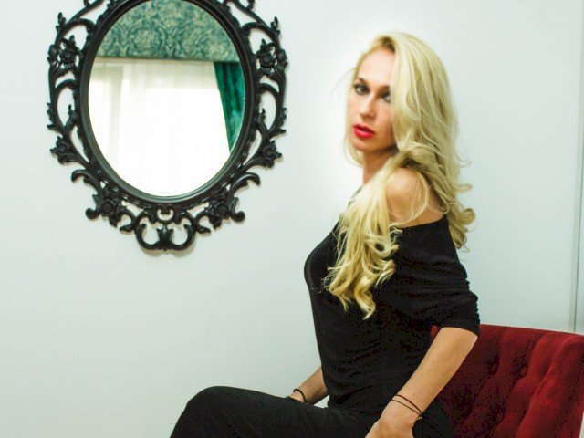 AnyaLawrance's profile - Image n°2