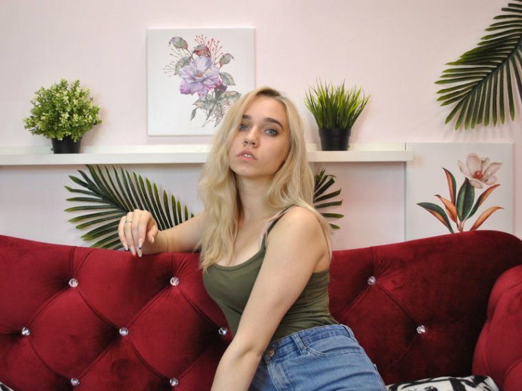AprilBrooks's profile - Image n°0