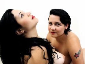 ArianaAndLilith's Sexcam