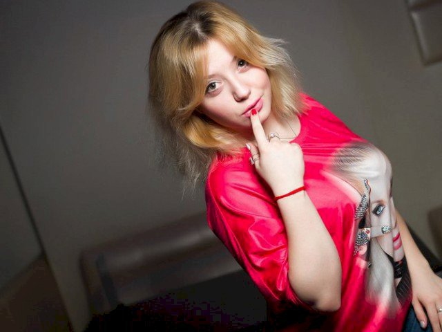 ArianaLi's profile - Image n°1