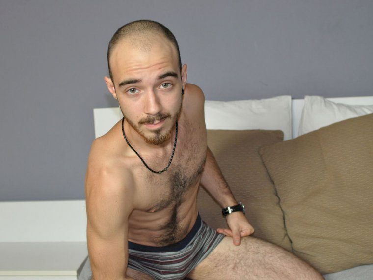 AronHope's profile - Image n°0