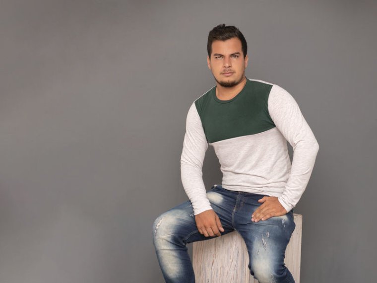 Profil de AronJones - Photo n°0
