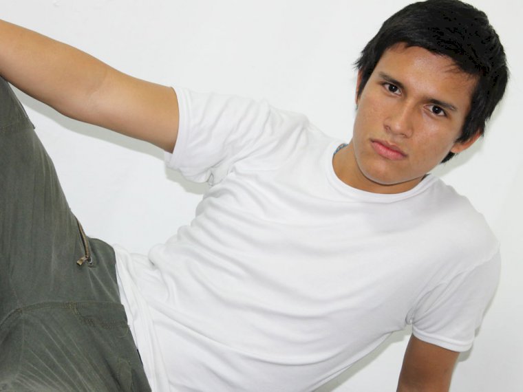 AronXLatin's profile - Image n°0