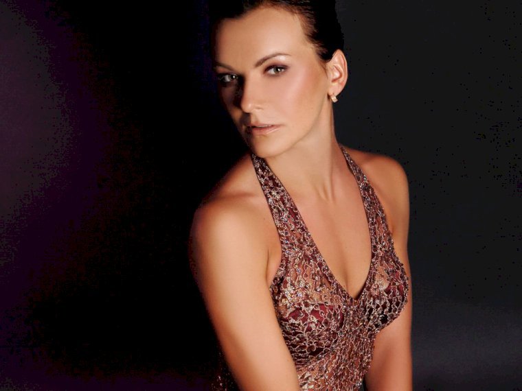 AshleyBurt's profile - Image n°0