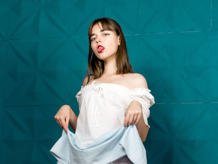 AshleyDouglas's profile - Image n°3