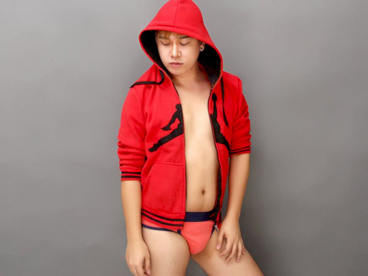 AsianDEMIGOD's profile - Image n°1