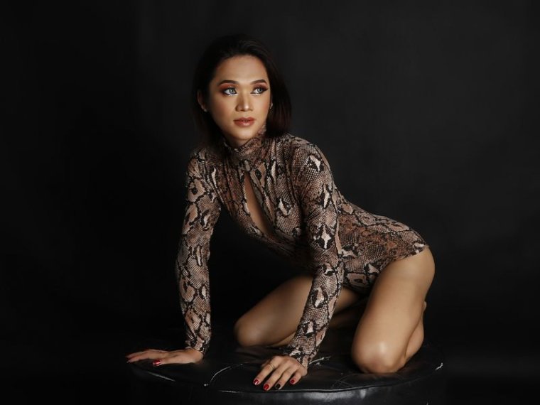 AthenaGomez's profile - Image n°0