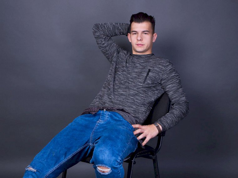 AustinPerez's profile - Image n°0