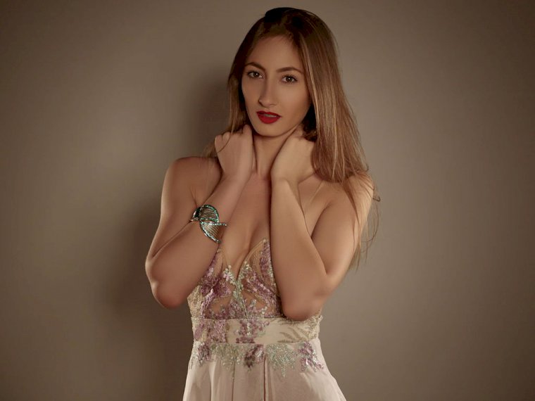 AvaCrawford's profile - Image n°1