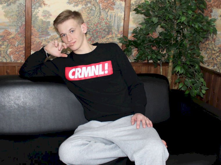 AwesomeScott's profile - Image n°1