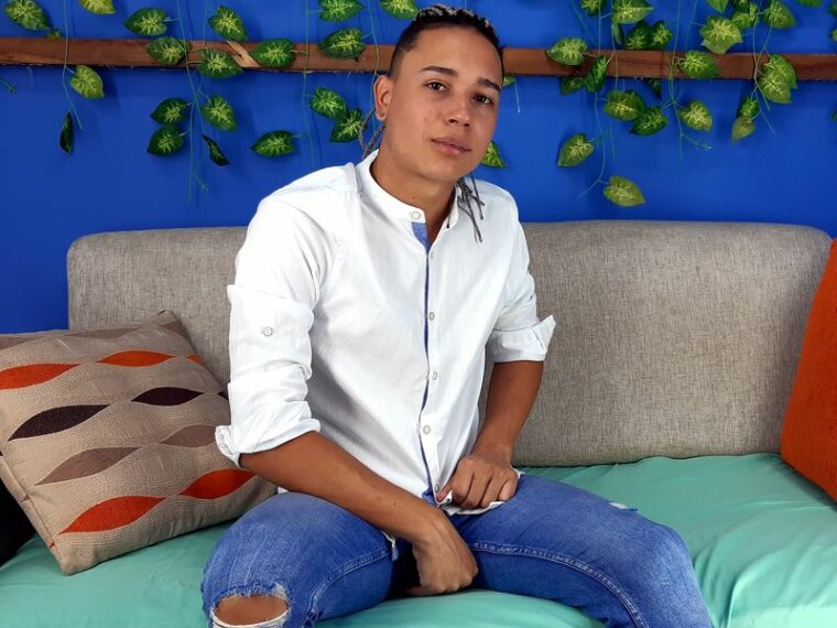 axelroyce's profile - Image n°0