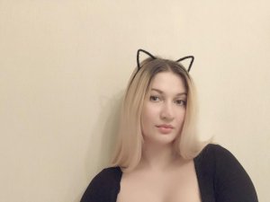 Alicebigtits's Sexcam