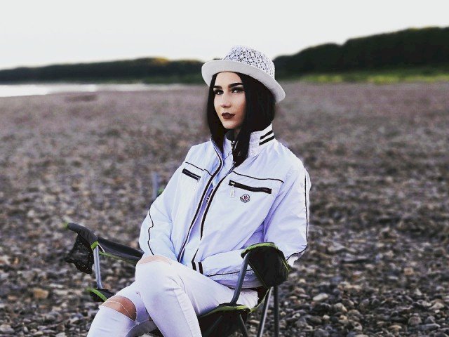 Angelika's profile - Image n°3