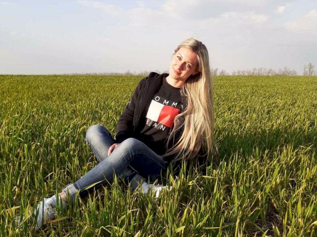 Perfil con Anasteisha - Imagen  n°5