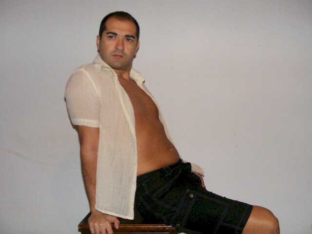 adrianGU's profile - Image n°0