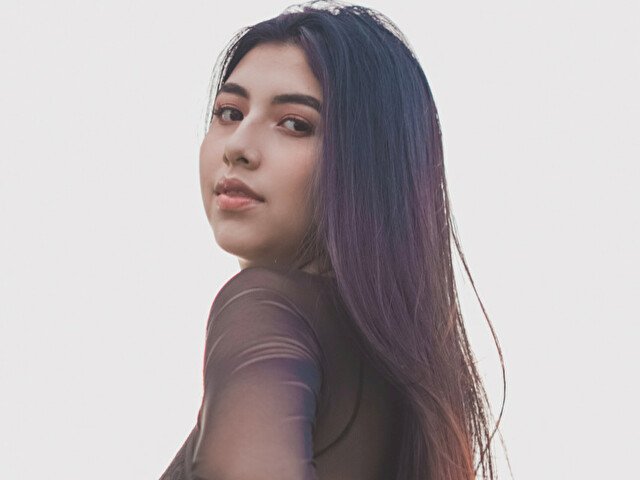 AprilPerry's profile - Image n°2