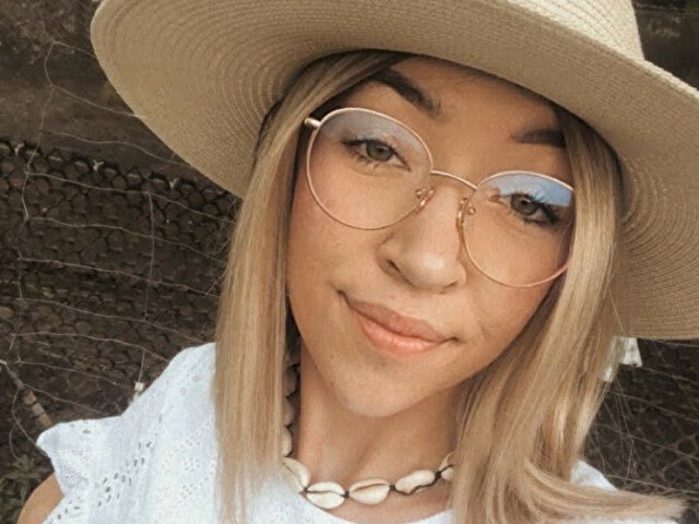 alexaDesire's profile - Image n°1