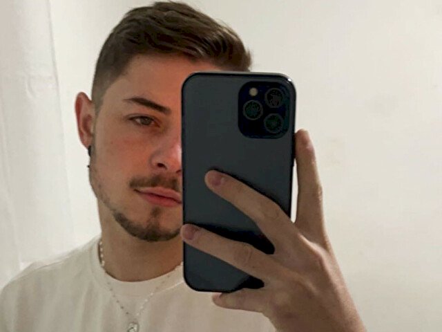 Alex18120's profile - Image n°1