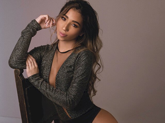 AprilDaSouza's profile - Image n°0