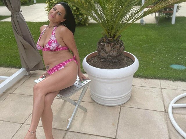 AfroditaHel's profile - Image n°1