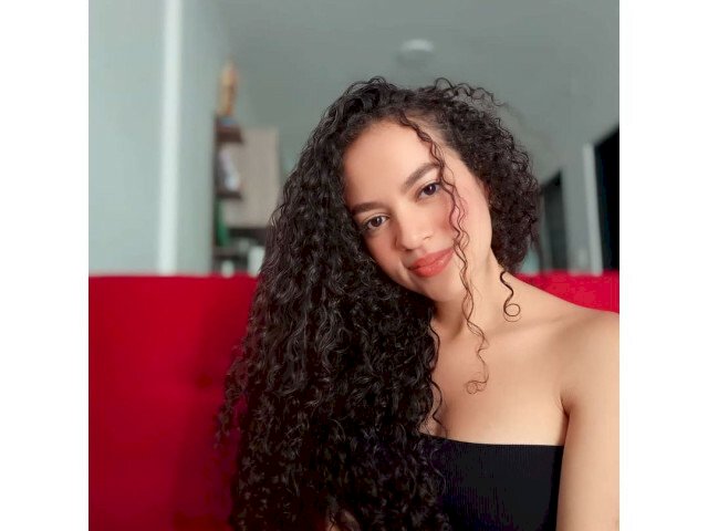 AuroraLarson's profile - Image n°2