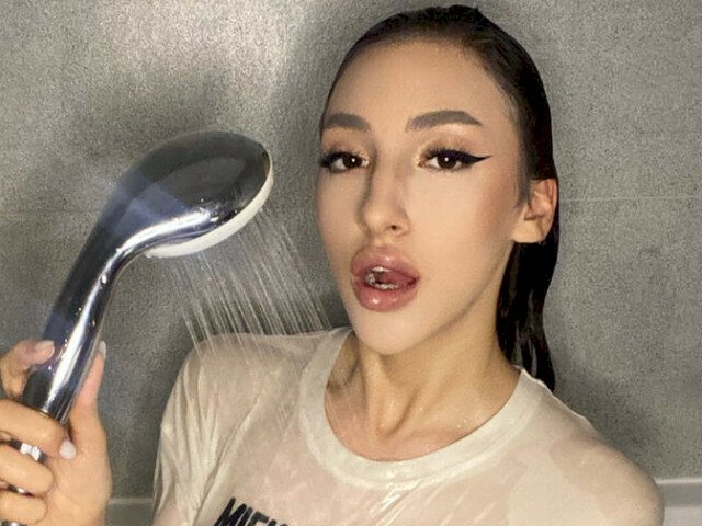 AlmaHazel's profile - Image n°3