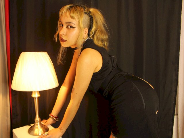 AliciaAlbert's profile - Image n°1