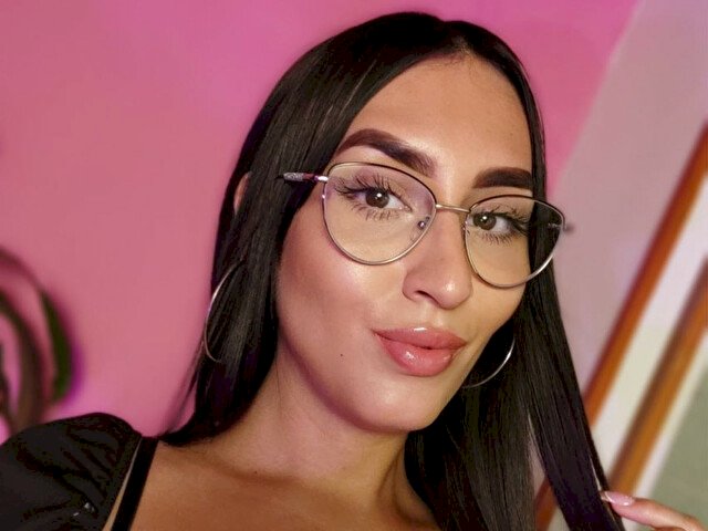 AlexaPerez1's profile - Image n°0