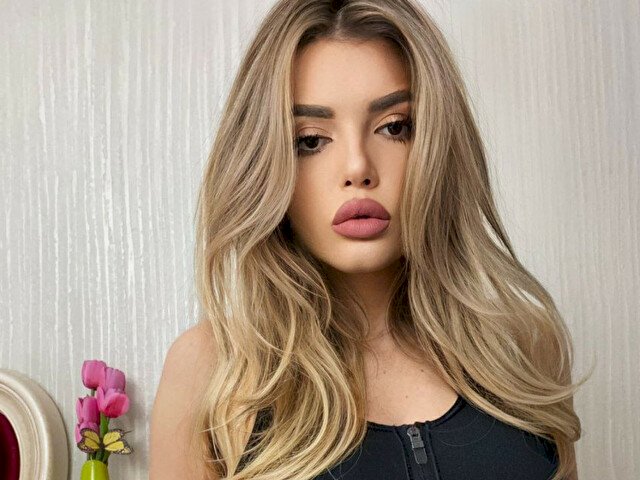 AmberAlena's profile - Image n°1