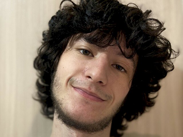 Adam2004's profile - Image n°0