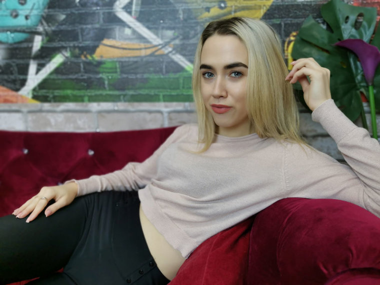 BeccaMiller's profile - Image n°0